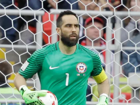 La Cuarta asegura que Claudio Bravo fue reservado para amistosos de la Roja