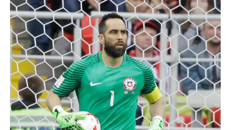 Claudio Bravo no está en la Roja desde 2017