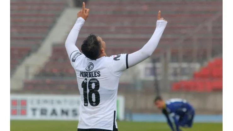 Iván Morales celebrando un gol de Colo Colo