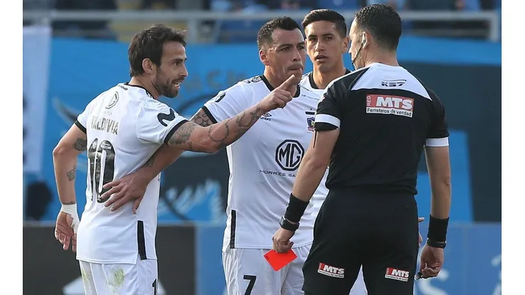 Jorge Valdivia contra el árbitro