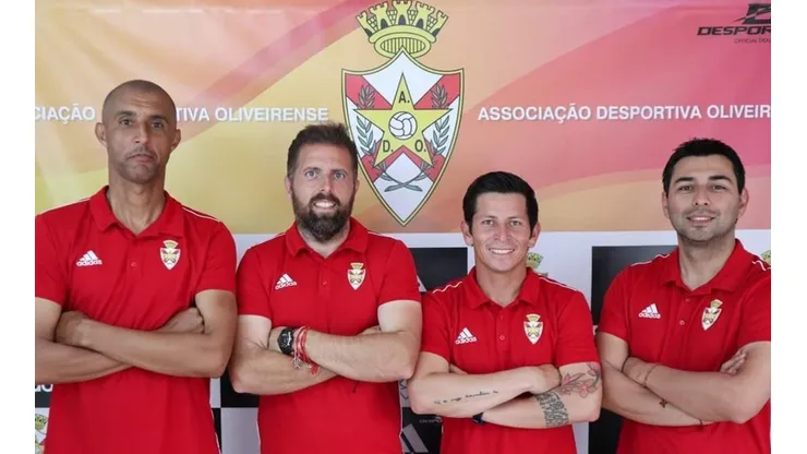 Crespo junto a Véliz en su nuevo club