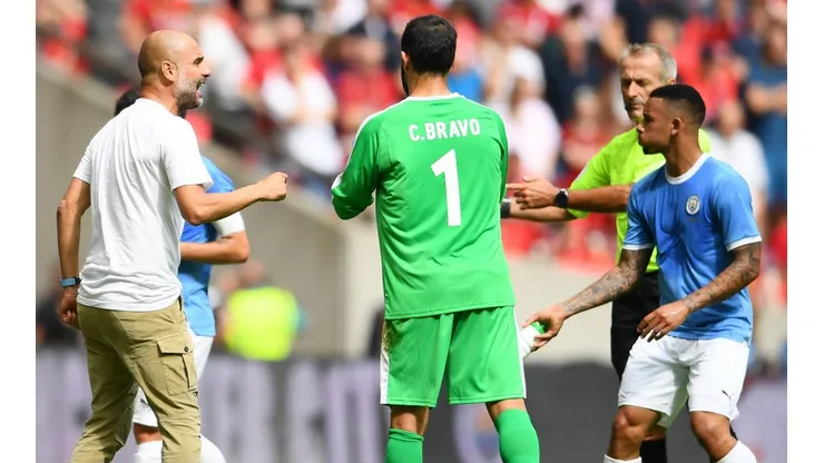 Claudio Bravo fue elogiado por Pep Guardiola, pero Ederson es el titular
