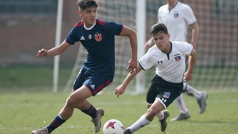 Danilo Díaz peleando un balón en la final de la Copa VAR sub 17