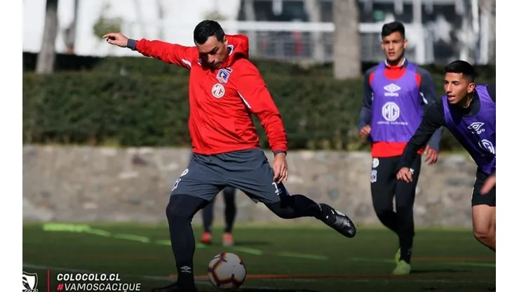 Esteban Paredes sumaría minutos ante Curicó Unido