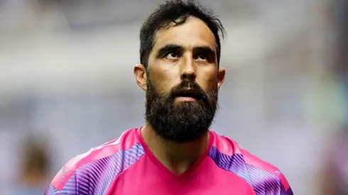Claudio Bravo mostró su grandeza fuera de la cancha