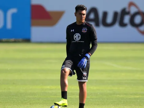 Julio Fierro firmó su contrato profesional con Colo Colo