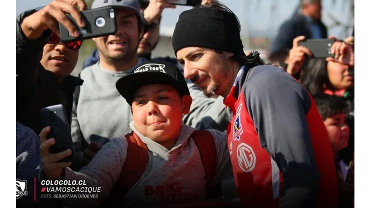 Colo Colo recibió a un centenar de hinchas en el Monumental