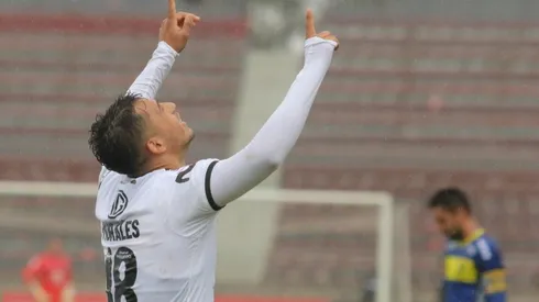 Morales dedicando su gol a su padre