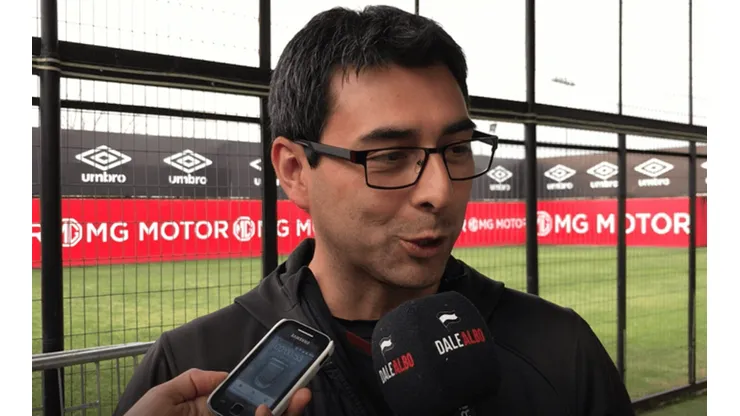 Carlos Véliz se mostró feliz por el lindo marco de público