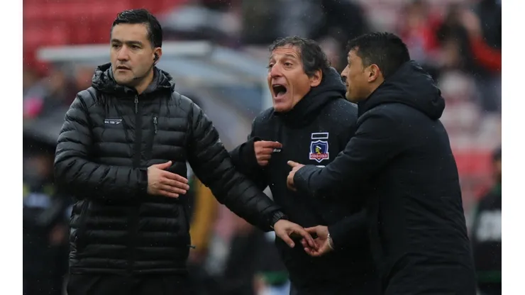 Mario Salas al ser expulsado ante Barnechea.