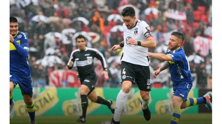 Matías Zaldivia con la jineta de capitán ante Barnechea.