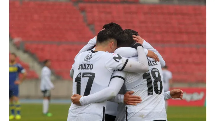 Colo Colo venció 3-0 a Barnechea en el Estadio Nacional