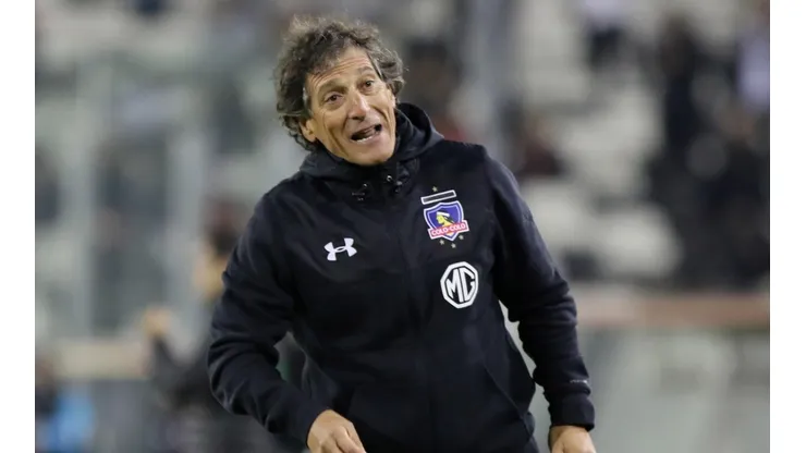 Mario Salas dirigiendo en Copa Chile ante Puerto Montt