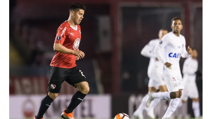 Gato Silva ante Santos en la pasada Libertadores.