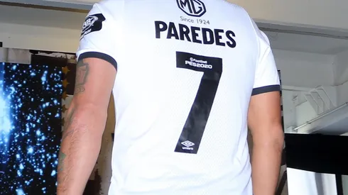 PES aparece en la nueva camiseta