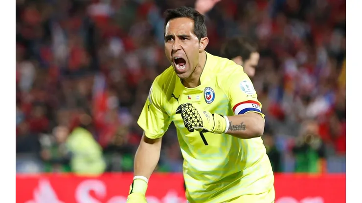 Claudio Bravo en la Roja. Dejó en claro que no se resta.