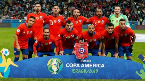 El 11 inicial de Chile ante Perú.