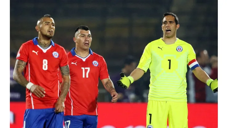 Bravo, Vidal y Medel, ¿se juntarán a conversar?