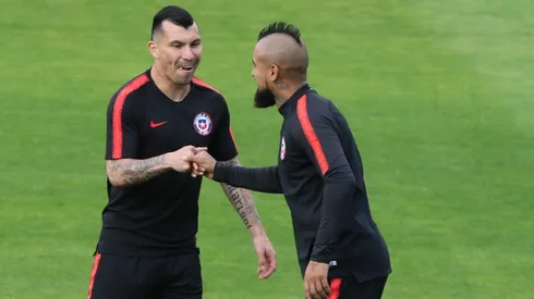 Medel y Vidal durante la última práctica de la Roja