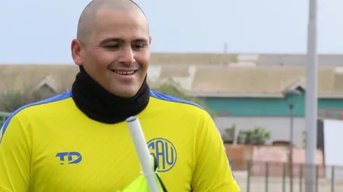 Chupete Suazo entrenando con el SAU