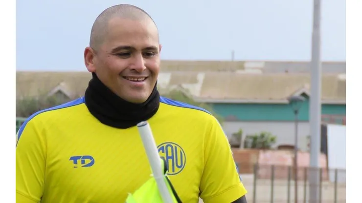 Chupete Suazo entrenando con el SAU