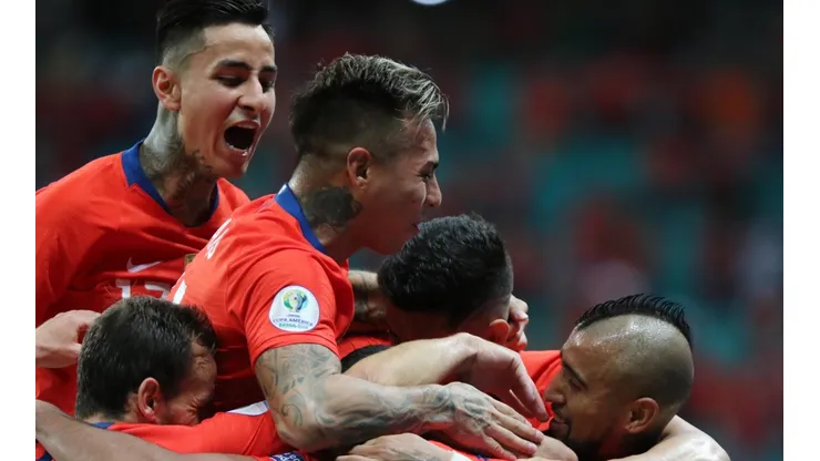 Chile venció 2-1 a Ecuador en el Estadio Arena Fonte Nova