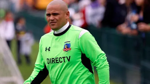 Humberto Suazo volvió al Estadio Monumental y los hinchas ponen sobre la mesa el tema despedida