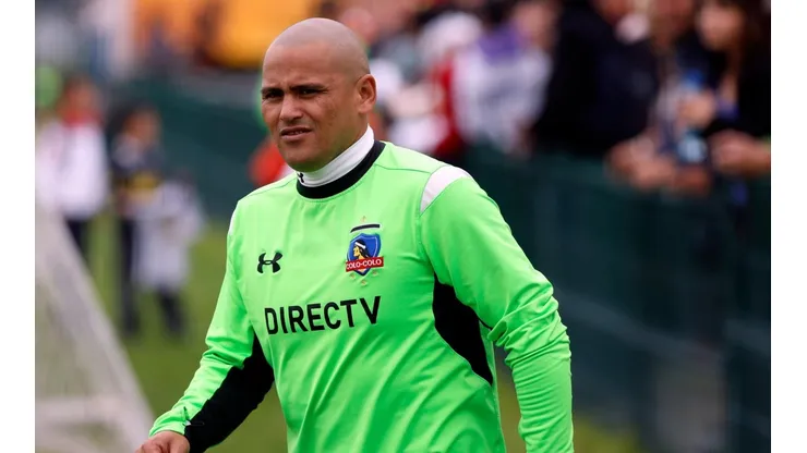 Humberto Suazo volvió al Estadio Monumental y los hinchas ponen sobre la mesa el tema despedida