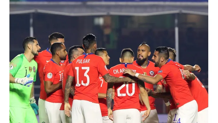 Chile repite la formación que goleó a Japón