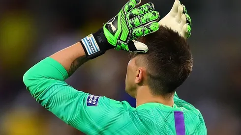 Fernando Muslera fue blanco de los chilenos.