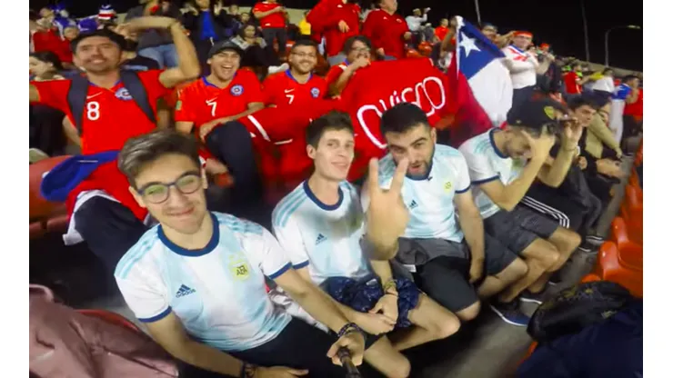 Los Displicentes viendo a Chile