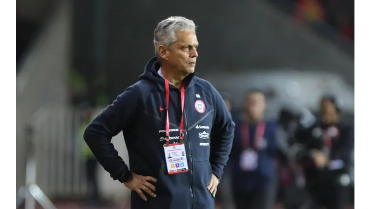 Reinaldo Rueda oficializó el once de La Roja ante Japón