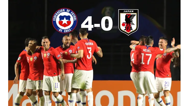 Los jugadores celebrando el gol de Pulgar