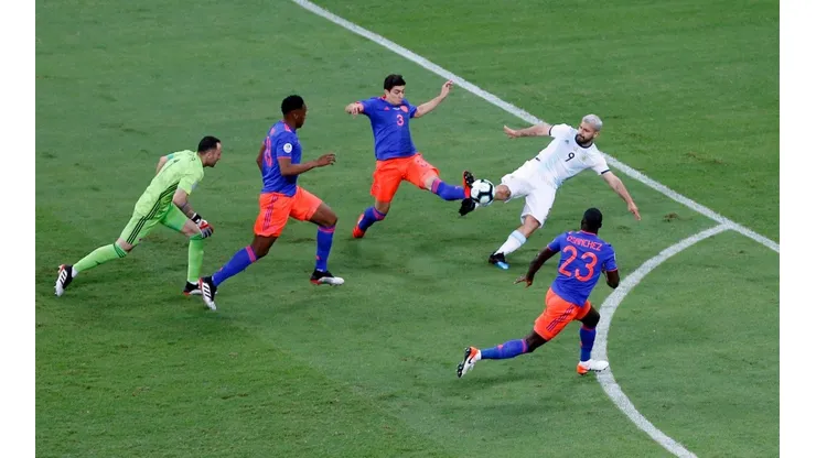 Argentina juega ante Colombia por la Copa América.