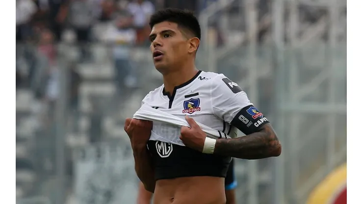 Esteban Pavez sigue en Colo Colo... por ahora.