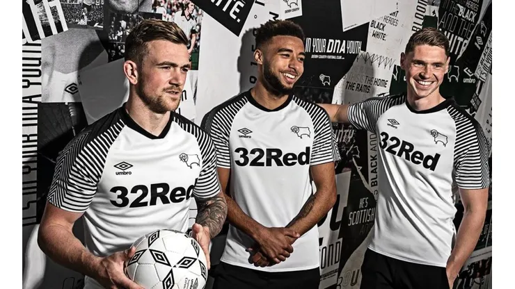 Derby County presentó nueva camiseta ¿Será el modelo de Colo Colo?