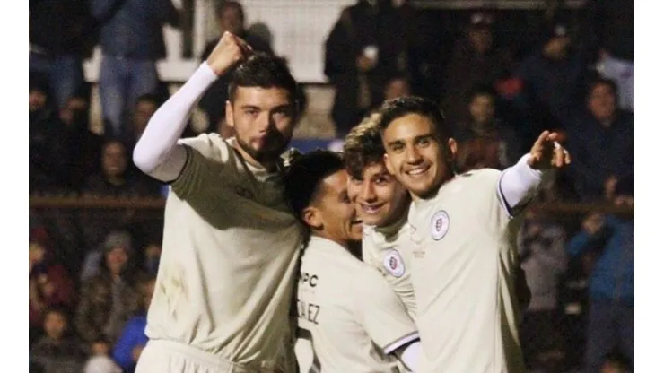 Luca Pontigo (derecha) vivió tuvo un gran día por Copa Chile