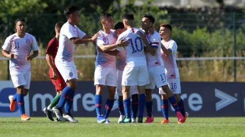 Chile ganó 1-0 a Portugal en su debut