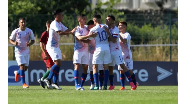 Chile ganó 1-0 a Portugal en su debut