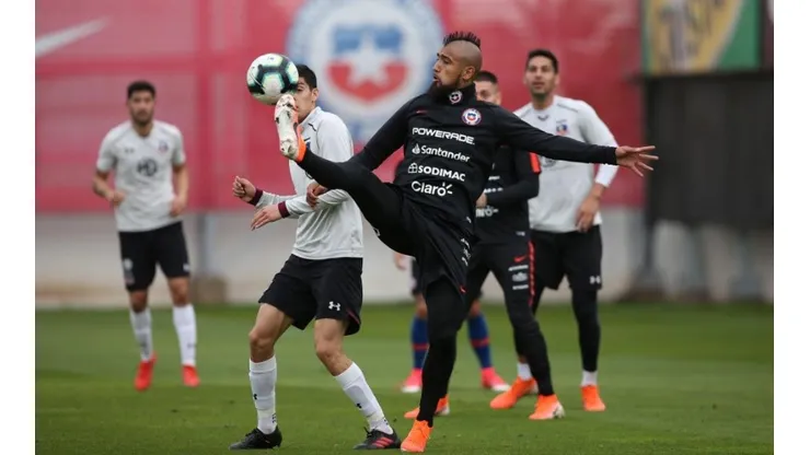 Arturo Vidal volvió a los entrenamientos con La Roja e hizo fútbol contra Colo Colo