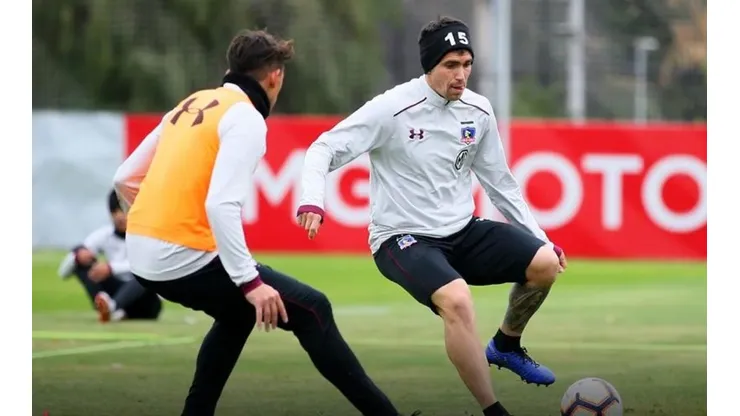 No importa el frío ni la lluvia: Colo Colo entrena pensando en Puerto Montt