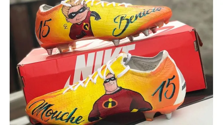 ¿Será un superhéroe hoy? Mouche mandó a dibujar a Los Increíbles en sus zapatos