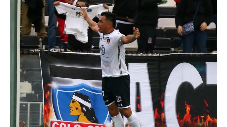 Esteban Paredes planea jugar un partido de despedida.