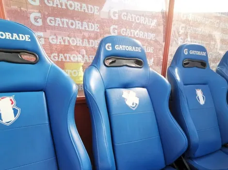 FOTOS | Colo Colo tachó insignias de la U en la banca norte