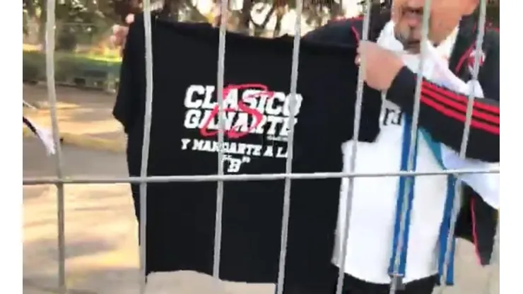 Los hinchas ingresan con el ánimo arriba al Nacional