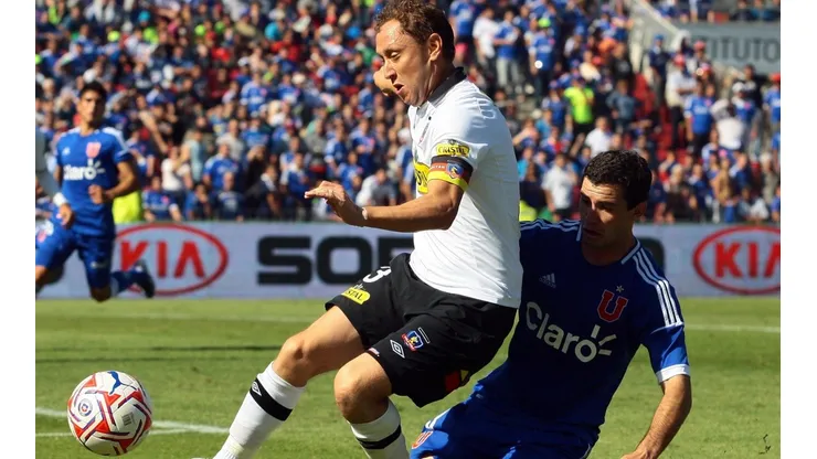 Luis Mena jugando un Superclásico en el Nacional