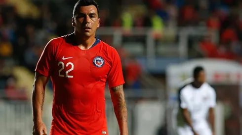 Paredes con la camiseta de la Roja, su primera despedida.
