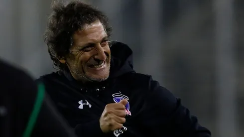 Mario Salas se toma la insignia de Colo Colo tras remontar ante Palestino.