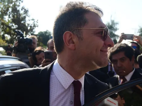 Hinchas de Colo Colo hicieron fila para fotografiarse con Aníbal Mosa