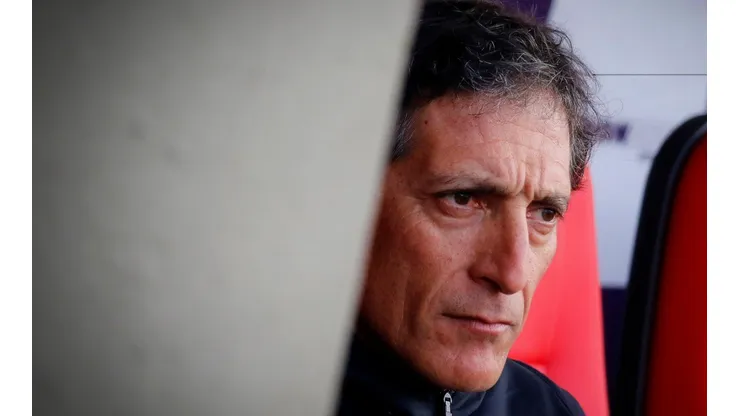 Advierten de cláusula que le permite a Mario Salas dejar Colo Colo en junio